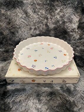 White Floral Ceramic Fluted Baking/ Quiche  Dish with Pink Rim and box